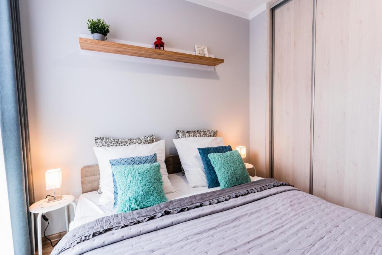 Apartamenty Homely Place Blisko Starego Rynku - Parking Poznań Exterior foto