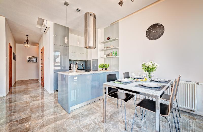 Apartamenty Homely Place Blisko Starego Rynku - Parking Poznań Exterior foto